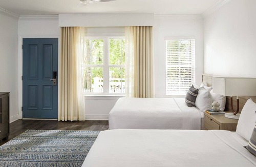Key West Hotel | Luxury Retreat | Onsite Parking | Pool Access | Pets Allowed