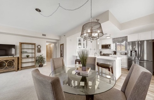 Lake Las Vegas Condo | Luxury Suite: Wake to Lake & Pool Views