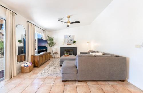 Las Vegas House | Luxury Vegas Escape,Pool, Gameroom, Mtn Views, EV