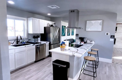Paradise House | Luxury Vegas Getaway Pickleball, Pool & Game Room!