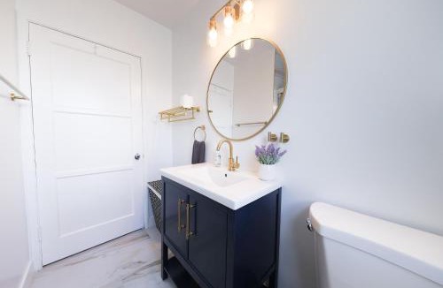 Belmont Shore House | Luxury Villa with Hot Tub! Minutes to Beach & Bars