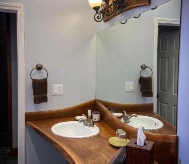 Makanda Bed & Breakfast | Makanda Inn
