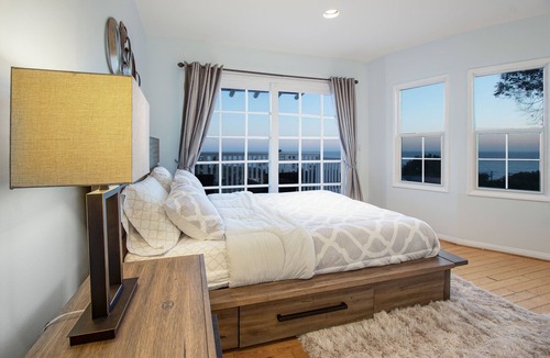 Central Malibu Villa | Malibu Beach House Sweeping Panoramic Views Walk 2 beach