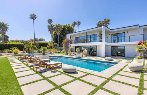 Central Malibu House | Malibu Luxury 4 BR Home w Pool and Ocean Views