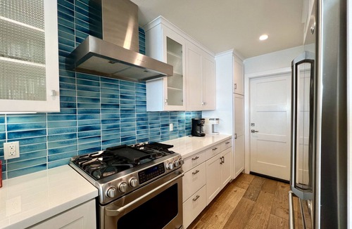 Eastern Malibu House | Malibu Waterfront Gallery + Private Beach Access