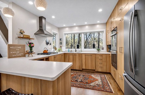 Stevens Point Cabin | Maple Bluff Escape | A-Frame w/Theater + Hot Tub