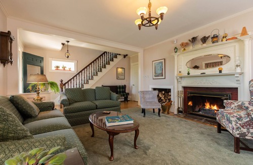 Hallowell Hotel | Maple Hill Farm Inn