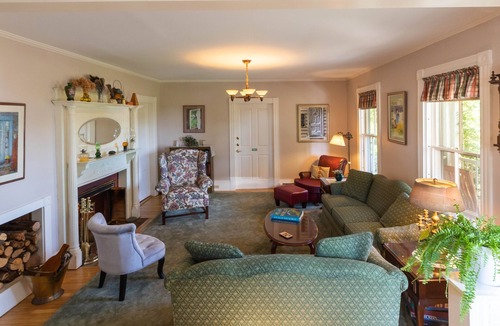 Hallowell Hotel | Maple Hill Farm Inn