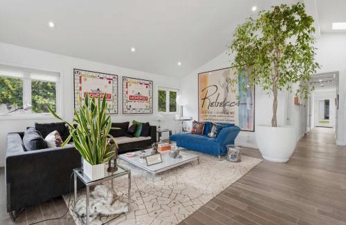 Mar Vista House | Mar Vista 3BR Near Venice Beach by Colby and Conrad