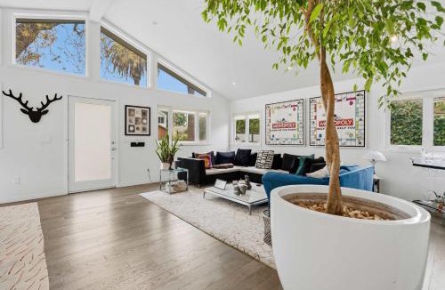 Mar Vista House | Mar Vista 3BR Near Venice Beach by Colby and Conrad