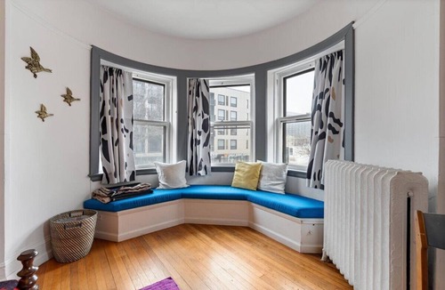 Uptown House | Massive Queen Anne Mansion for your whole family to stay!