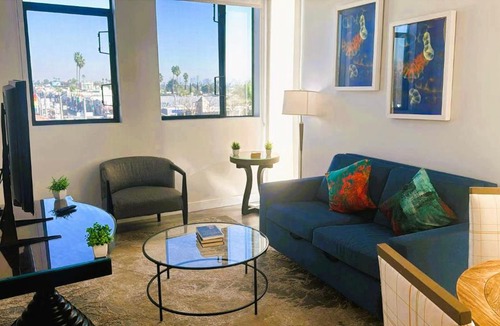 Melrose Apartment | Melrose Luxe Retreat near The Grove