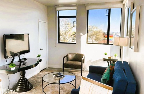 Melrose Apartment | Melrose Luxe Retreat near The Grove