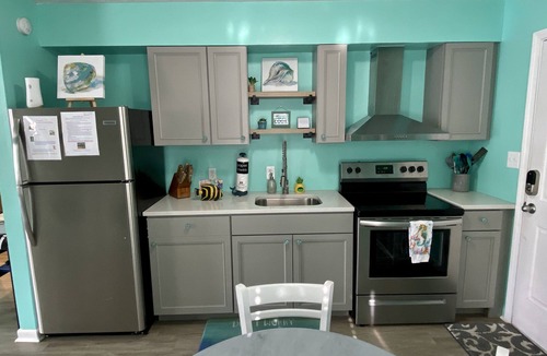 Gulf Lagoon Beach House | Mermaid Dreams ~ Cozy getaway less than 1/4 of a mile from the beach!