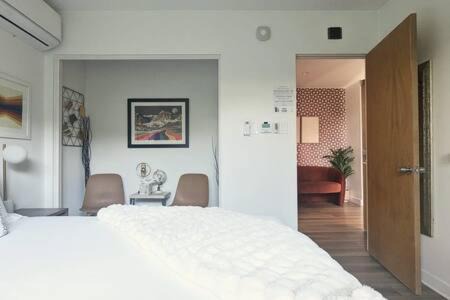 Ladera Heights Apartment | Mid Century 1BR Apt w Patio Near LAX Playa Vista Beach