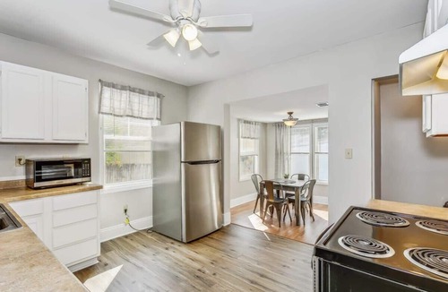 South Pensacola Apartment | Midtown, Minutes to the Beach! Highlands Unit-A