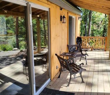 New Vineyard House | Mill Pond Waterfront Cabin On The Way To Sugarloaf