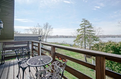 Fox Lake House | Mineola Manor Lake House