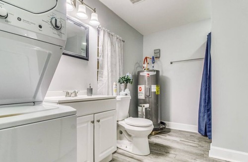 West Pensacola House | Mins to Downtown & the Beach! Myrtle Two-Suites!