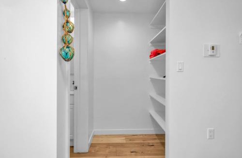 Wilshire Apartment | Modern 1BR Loft w Balcony Free Parking Hollywood