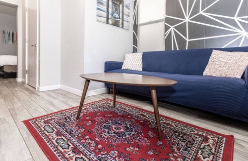 Old Town House | Modern 1BR Walk to All! Parking, Wi-Fi ⚡️ Cable TV
