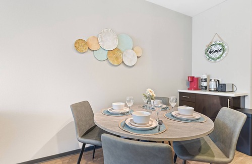 Tustin Apartment | Modern 2BR/2BA in Irvine Pool & Gym