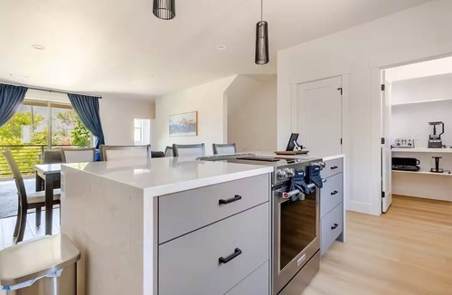 Boise Bench House | Modern 3BD/3.5BA townhouse near BSU w/EV charger, fast WiFi & private patio!