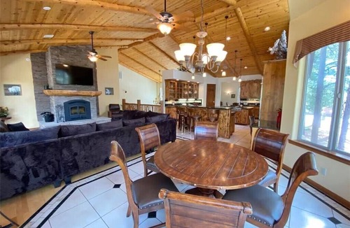Big Bear Lake House | Modern 6BR Lagunita Estate - Steps to the Lake - Big Bear Luxury Living