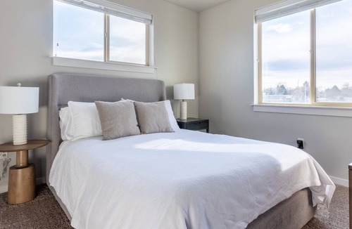 Boise Bench Apartment | Modern Apartment in Prime Location (ID6812X22)