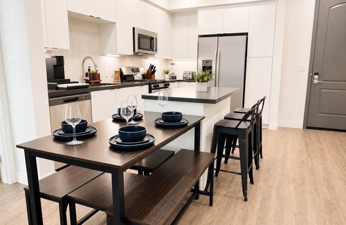 Lyon Street Apartment | Modern Apartment w/Pool & Gym Near Disneyland