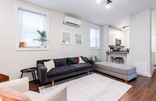 Avondale House | Modern Apt in Trendy Neighborhood w/Free Parking