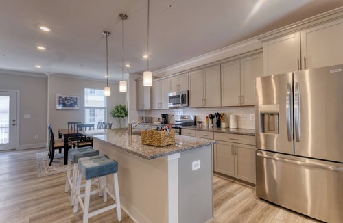 Caine Woods House | Modern Beachside luxury, Baby-Friendly, Pool, Garage, Ensuite - Sleeps 10