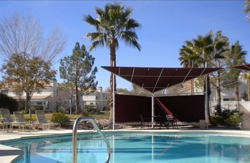 Spring Valley Condo | Modern Furnished Resort Condo 8 Minutes from the Strip