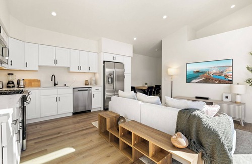 Ocean Park Apartment | Modern Luxury Living in the Heart Of Santa Monica - Steps to the Beach