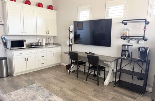 Wyeth Ranch Apartment | Modern Private Suite 100% Private Entry/Bed/Bath/Laundry/Living/Kitchen
