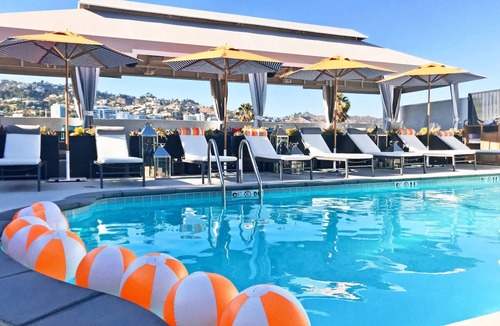 Tri-West Apartment | Modern Top Floor Unit w Balcony! | Pool, Gym, Tennis Court, Sauna, Pet-Friendly!