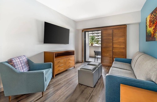 Enterprise Hotel | Modern Vegas Stay with Pool and Parking Near Allegiant Stadium & Top Golf