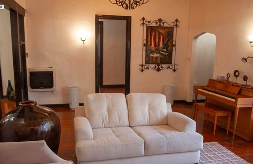 NoHo Arts District House | Monthly - Romantic Gateway