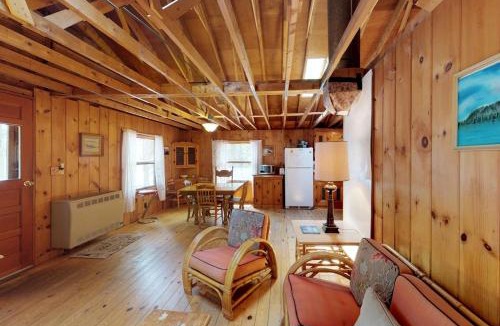 Northeast Somerset House | Moosehead Memories - Quiet Dog-Friendly, Dock, & Firepit