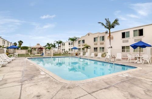 Harbor Hotel | Motel 6-Carson, CA