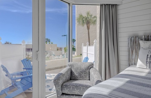 Panama City Beach Apartment | MY HAPPY PLACE TOO! BEACHFRONT! PATIO! FREE BEACH CHAIRS MARCH 1-OCTOBER 31