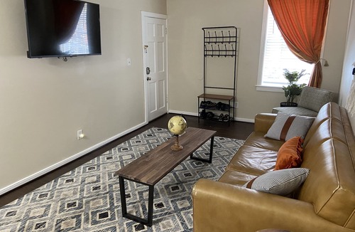 Downtown Baltimore Apartment | Near everything Downtown! Spacious Renovated Apt -Historic District