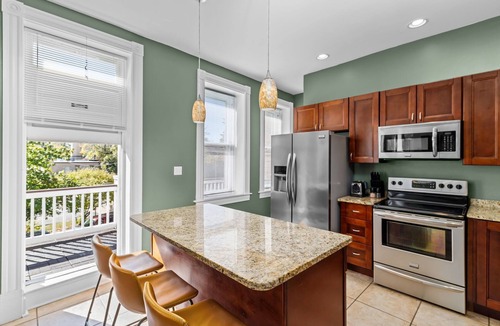 Central West End House | Near Forest Park & Central West End - Sleeps 6