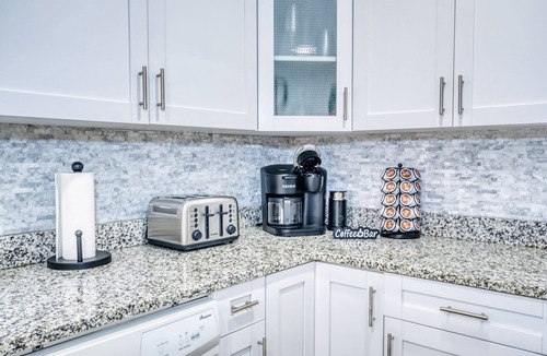 Bayshore Gardens House | Near IMG! Fun 4BR Pool, Mini Golf, Arcade Games, Fire Pit, Beach Fun!
