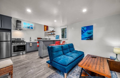 Mid City House | Near SoFi Villa Victoria Historic LaFayette Square