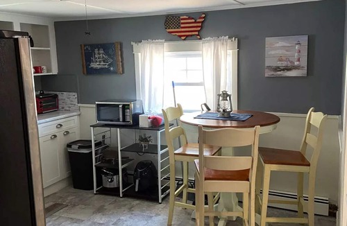 Sabattus Cottage | New Cozy two bedroom cottage with private dock!