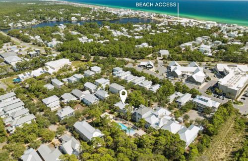 Greenway Park House | NEW! Fall Break OPEN 4 BR, Pool, Bikes & close to shopping & beach