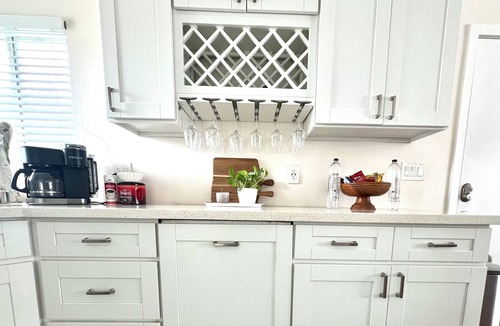 El Cerrito House | NEW! Family Friendly Retreat w/Yard & Play 2000sqft Free Parking AT&T Fiber