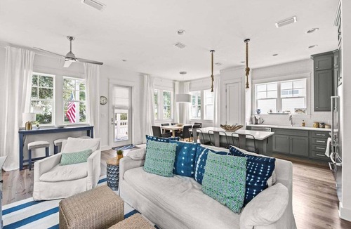 Greenway Park House | NEW! LSV, Bikes, 2 masters! STUNNING + Loaded!
