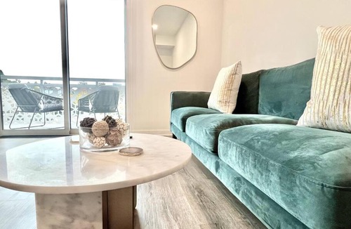 Silver Lake Apartment | NEW One Bedroom Penthouse, Silver Lake + Parking!